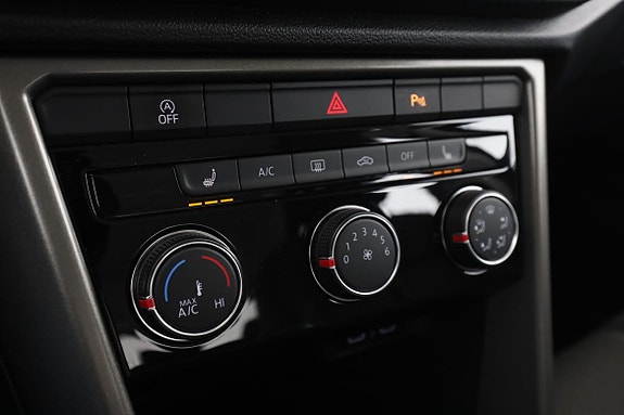 Volkswagen T-Roc 25 of 30