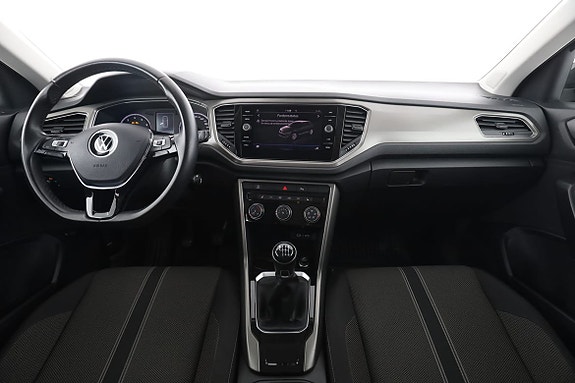 Volkswagen T-Roc 13 of 30