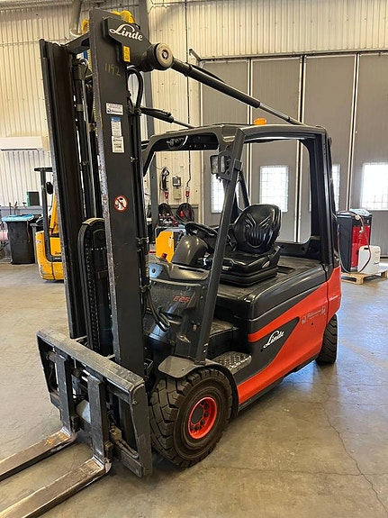 Linde Eltruck 11 of 11