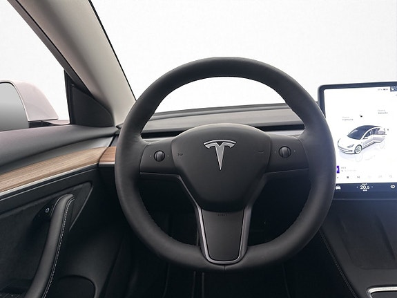 Tesla Model 3 15 of 30