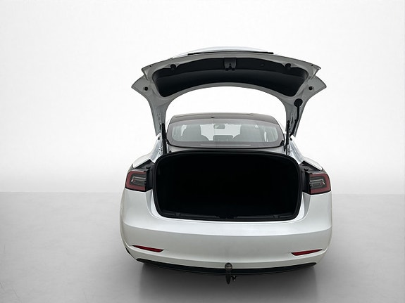 Tesla Model 3 27 of 30