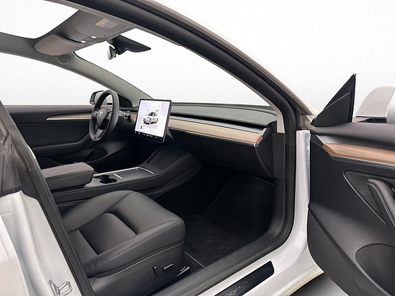 Tesla Model 3 25 of 30
