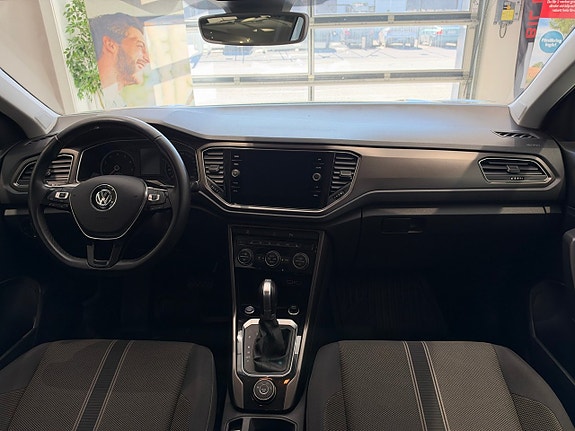Volkswagen T-Roc 10 of 26