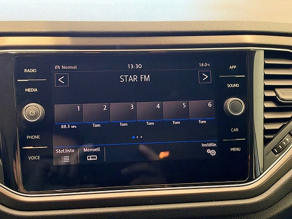 Volkswagen T-Roc 15 of 26