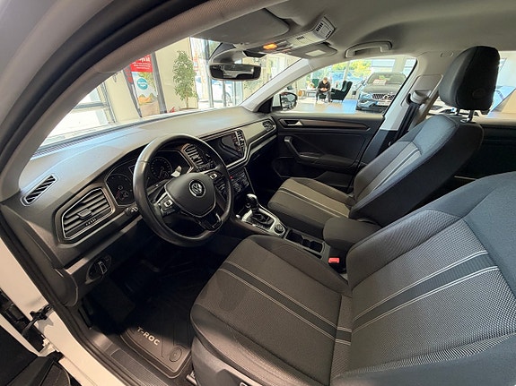Volkswagen T-Roc 9 of 26