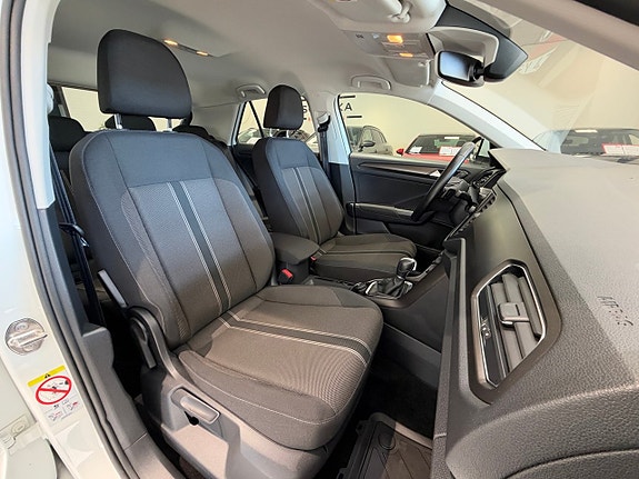Volkswagen T-Roc 7 of 26