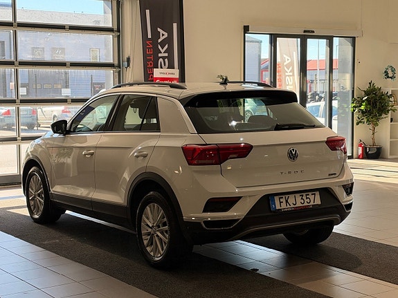 Volkswagen T-Roc 3 of 26