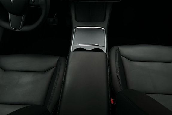 Tesla Model Y 8 of 25