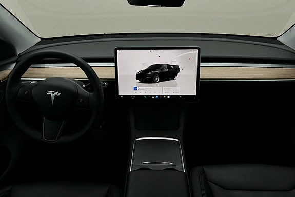 Tesla Model Y 6 of 25