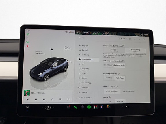 Tesla Model Y 21 of 30