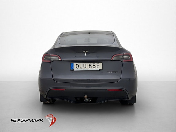 Tesla Model Y 7 of 30