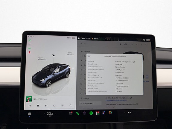 Tesla Model Y 23 of 30