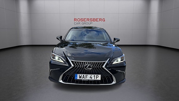 Lexus ES300h 8 of 12