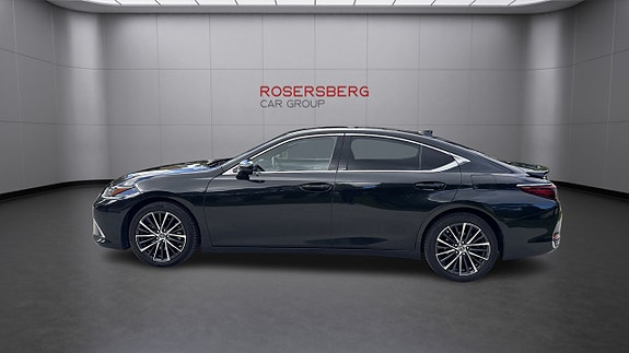 Lexus ES300h 2 of 12