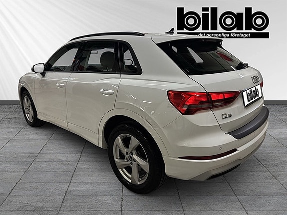 Audi Q3 3 of 9