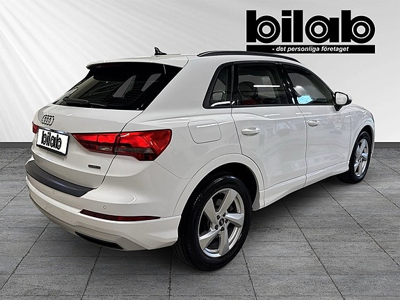 Audi Q3 4 of 9