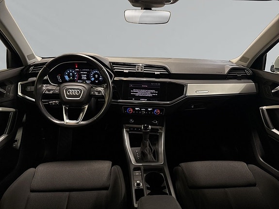 Audi Q3 7 of 9