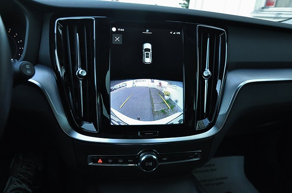 Volvo V60 Cross Country 9 of 10