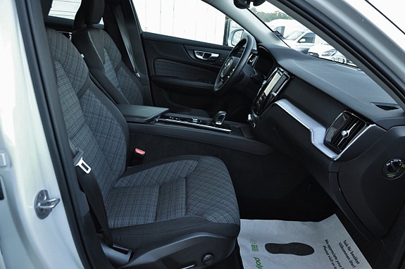 Volvo V60 Cross Country 6 of 10