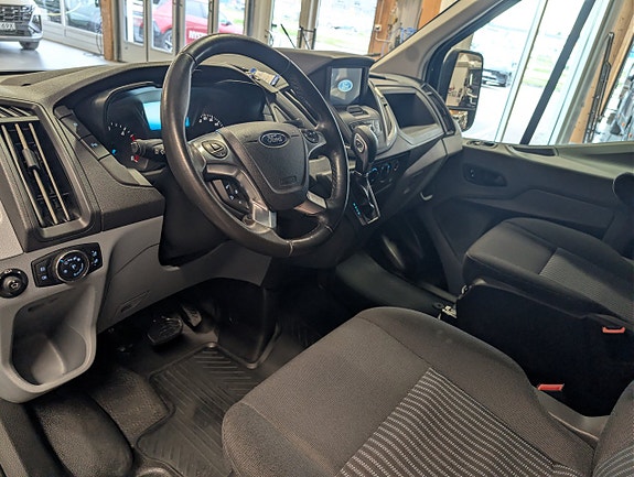 Ford Transit 9 of 17