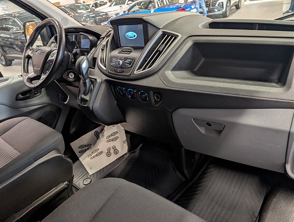 Ford Transit 8 of 17
