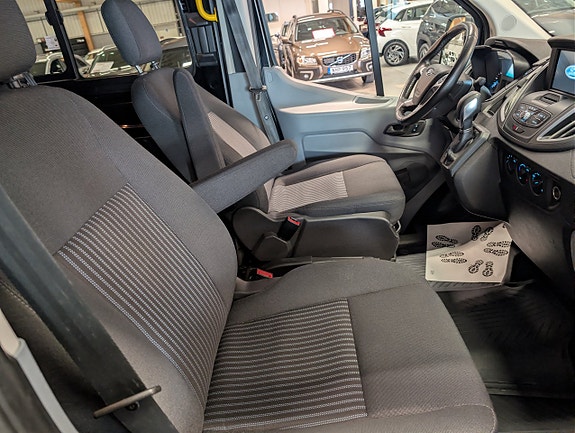 Ford Transit 10 of 17