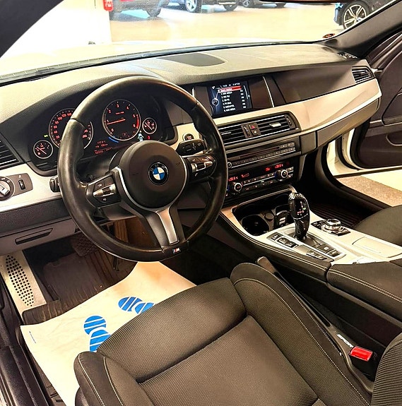 BMW 520d 11 of 17