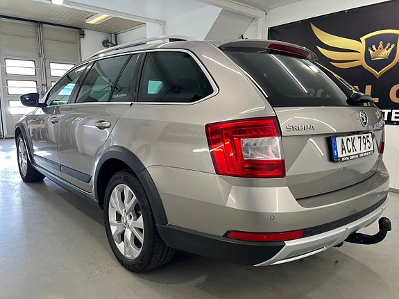 Skoda Octavia Scout 6 of 27