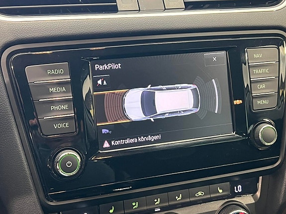 Skoda Octavia Scout 15 of 27