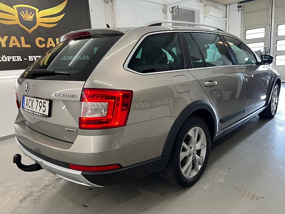 Skoda Octavia Scout 3 of 27