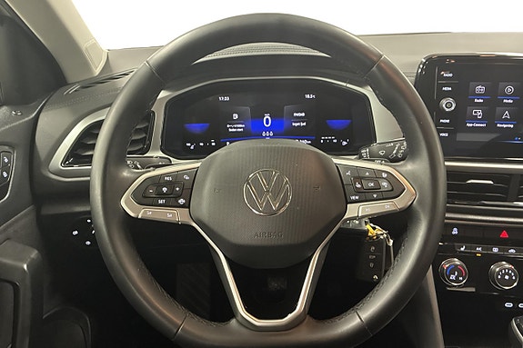 Volkswagen T-Roc 12 of 22