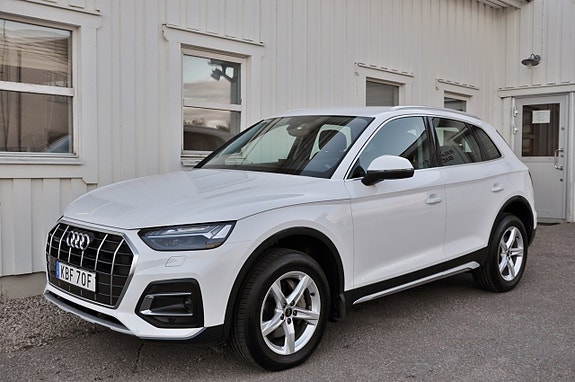 Audi Q5 2 of 12