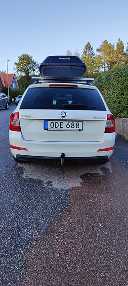 Skoda Octavia 3 of 10