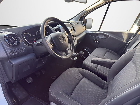 Opel Vivaro 8 of 13