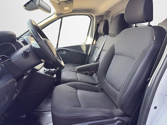 Opel Vivaro 9 of 13