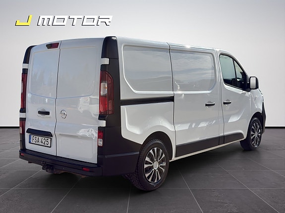 Opel Vivaro 4 of 13