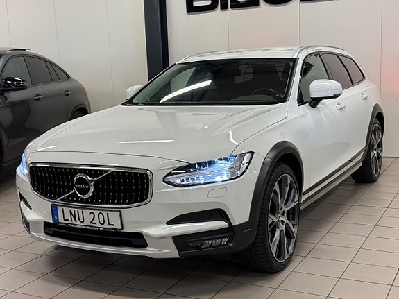 Volvo V90 Cross Country 8 of 27