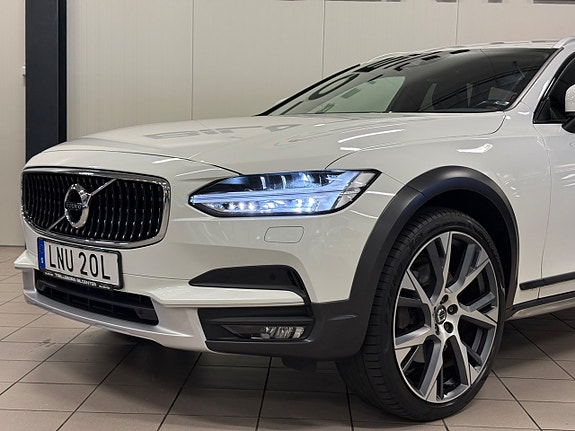 Volvo V90 Cross Country 5 of 27