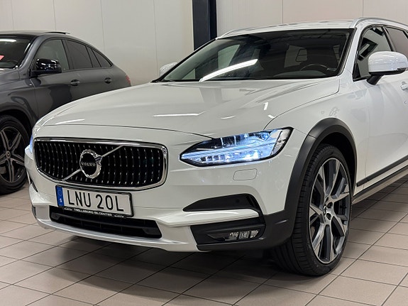 Volvo V90 Cross Country 9 of 27