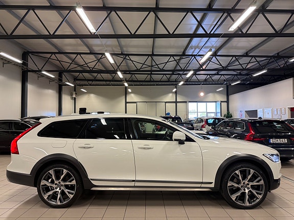 Volvo V90 Cross Country 13 of 27
