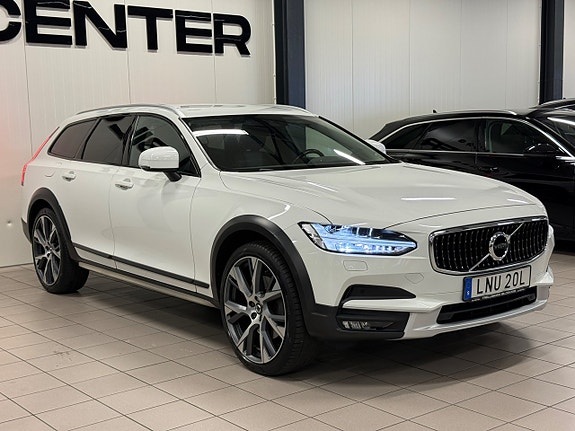 Volvo V90 Cross Country 7 of 27