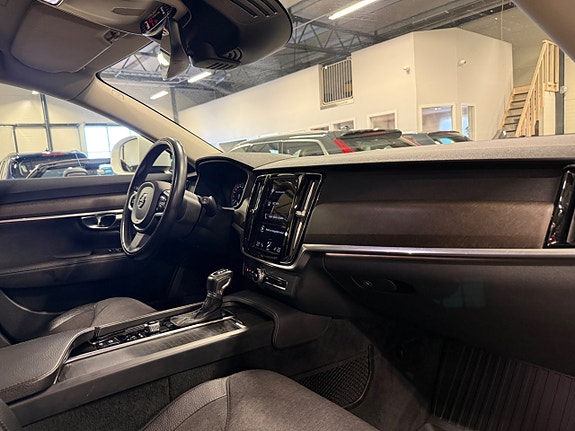 Volvo V90 Cross Country 19 of 27