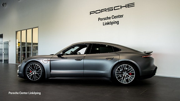 Porsche Taycan 4S 4 of 25