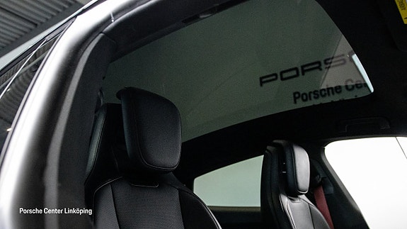 Porsche Taycan 4S 23 of 25