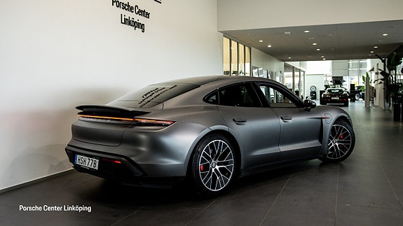 Porsche Taycan 4S 8 of 25