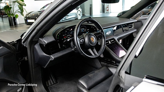 Porsche Taycan 4S 10 of 25