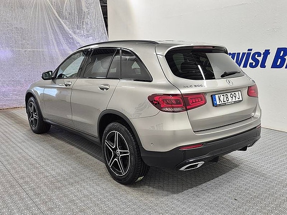 Mercedes-Benz GLC300 e 5 of 10
