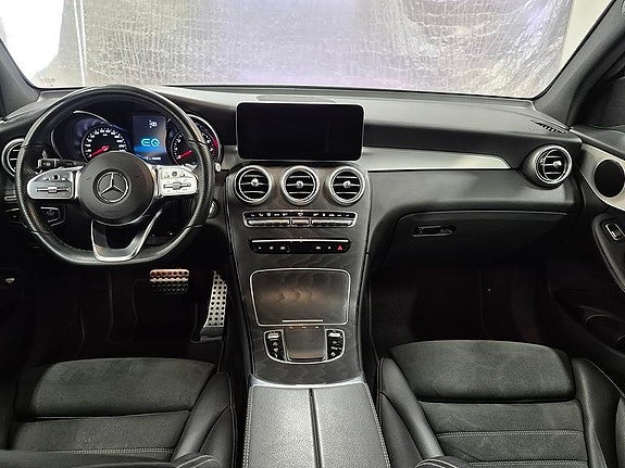 Mercedes-Benz GLC300 e 6 of 10