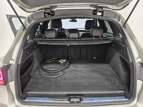 Mercedes-Benz GLC300 e 9 of 10