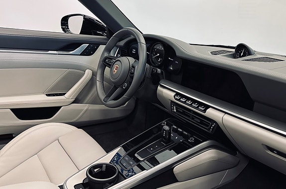 Porsche 911 Carrera S 13 of 16